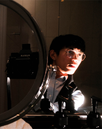 John Gee is an alum of the Murray State photography program. 