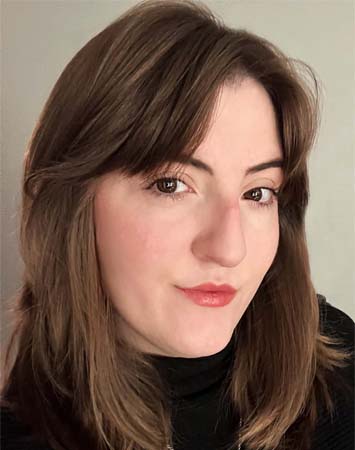 Delaney Rogers is a metalsmithing and jewelry student. 