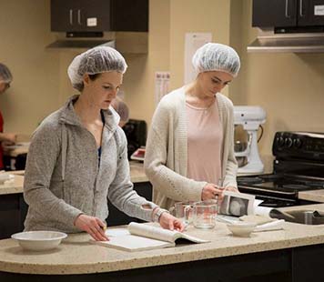 Students in food science lab