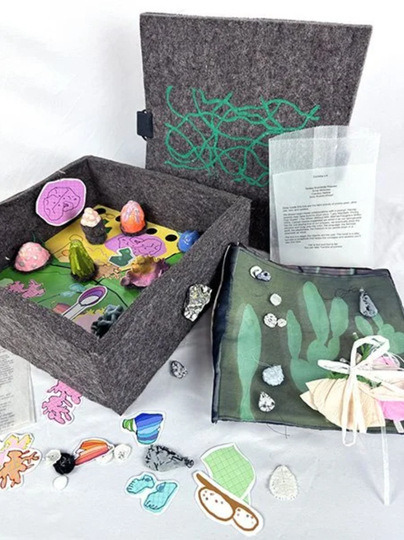 “TREMBLE,” limited edition portfolio box