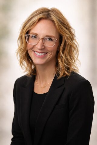 Dr. Megan St Peters head shot